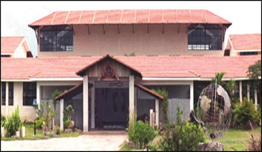 தீக்கதிர் - ஈஷா யோகா மைய ஆசிரியர்கள் 4 பேர் மீது போக்சோ வழக்கு